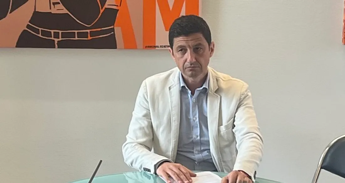 Le procureur de la République, Olivier Caracotch, ce mardi à la conférence de presse