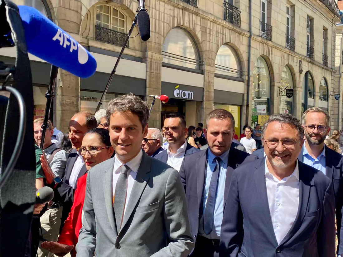 Gabriel Attal a déambulé dans les rues du centre-ville de Dijon