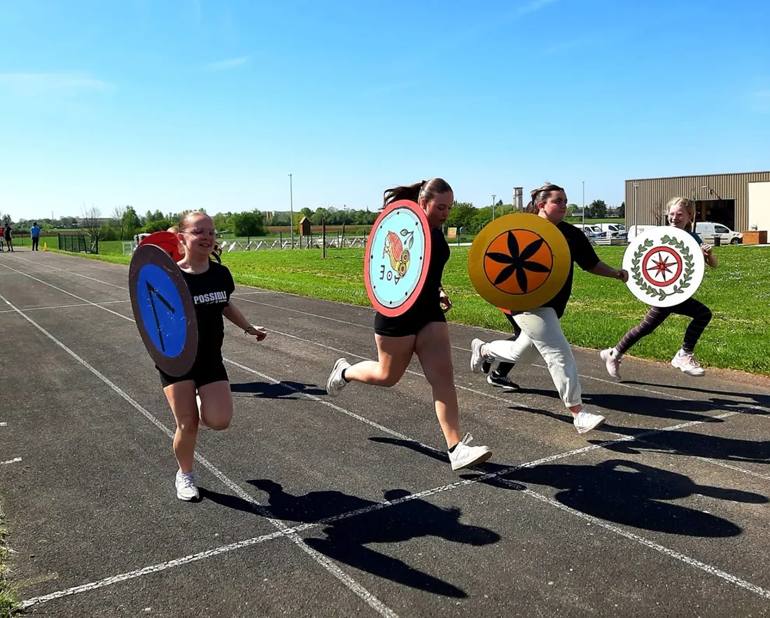 Certains élèves se sont initiés aux sports antiques, comme ici à Echenon 