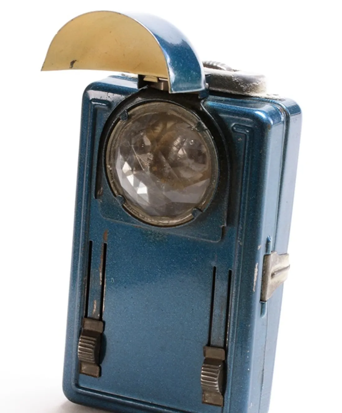 Comme cette vieille lampe, le musée de la vie bourguignonne lance un appel à collecte d'objets 