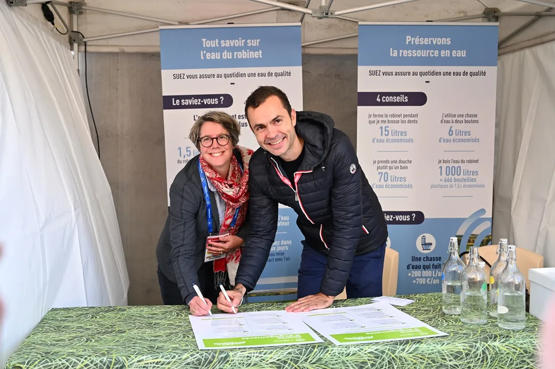 Pierre-Henri Deballon et Delphine Perrot ont signé vendredi une charte en faveur de l'environnement 