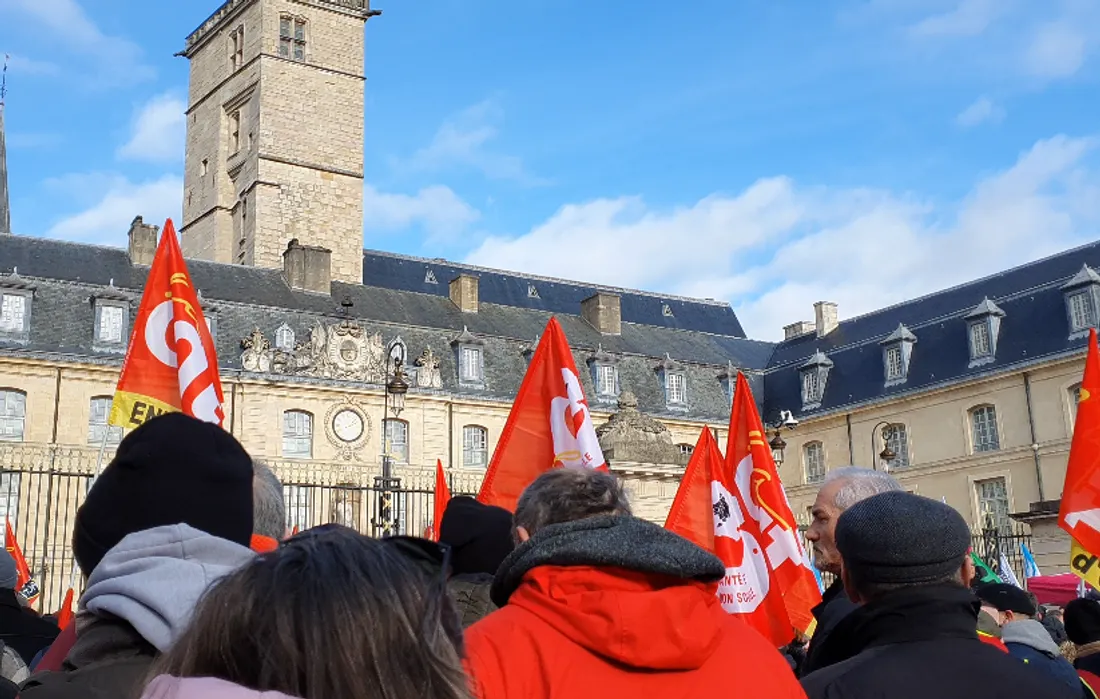 5 000 personnes se sont mobilisées à Dijon ce samedi 17 octobre. 