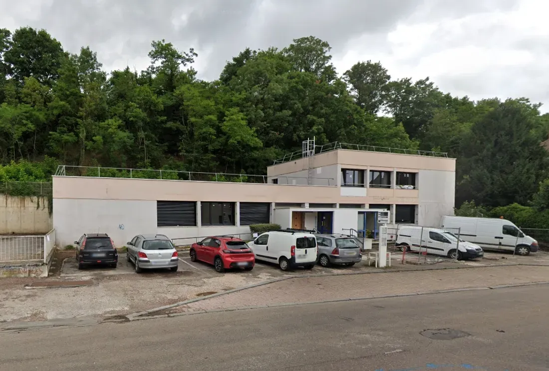 Le 17 bis rue Albert Rémy à Plombières-lès-Dijon, avant l'installation du Carrefour Express.