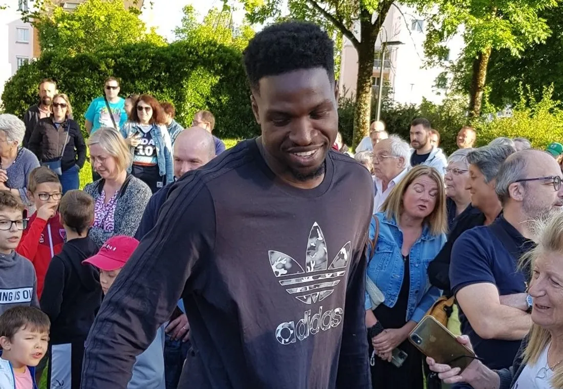 Mardi soir à Saint-Apollinaire, Jacques Alingué saluait tous ses supporters