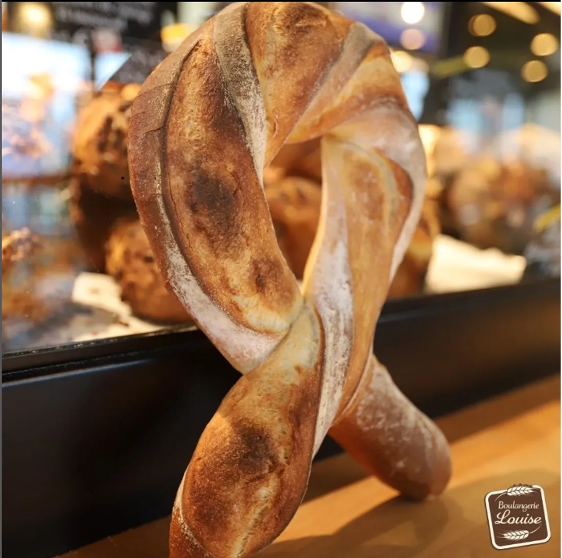 Les boulangeries Louise proposent une baguette en forme de ruban