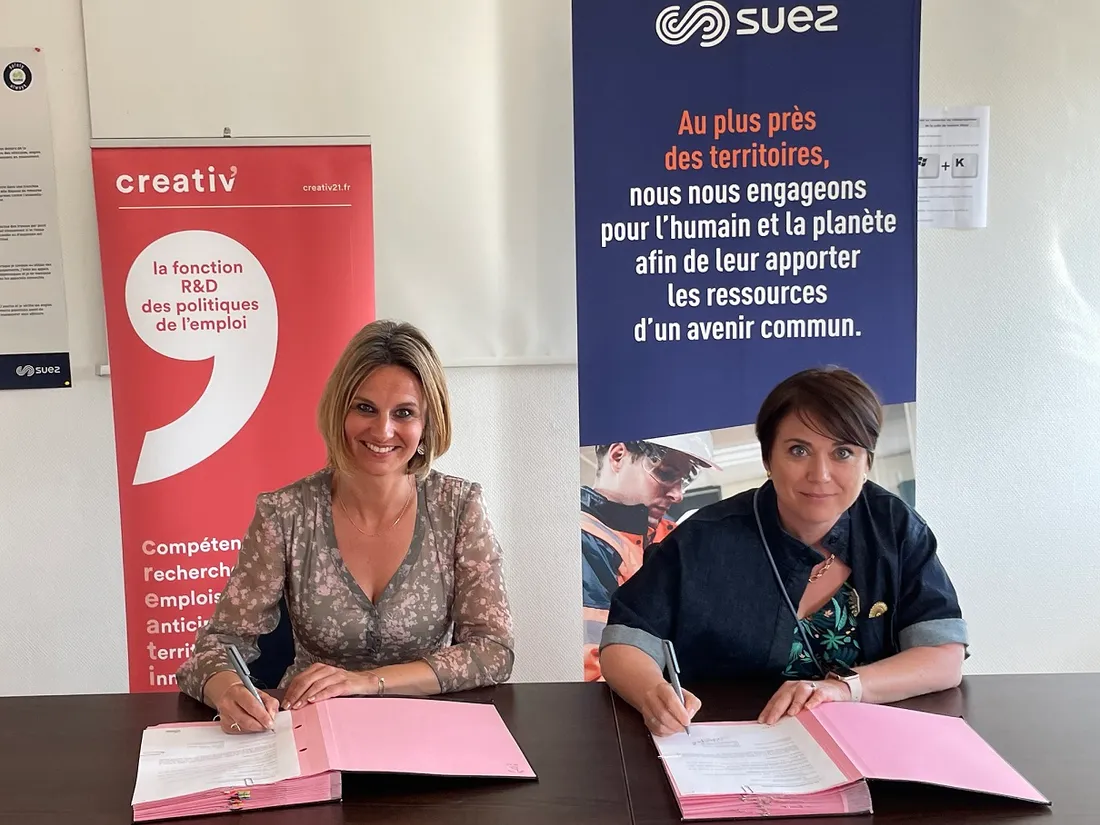 La convention a été signée par Océane CHARRET-GODARD et Lisa FRANÇOIS-PASSAQUET