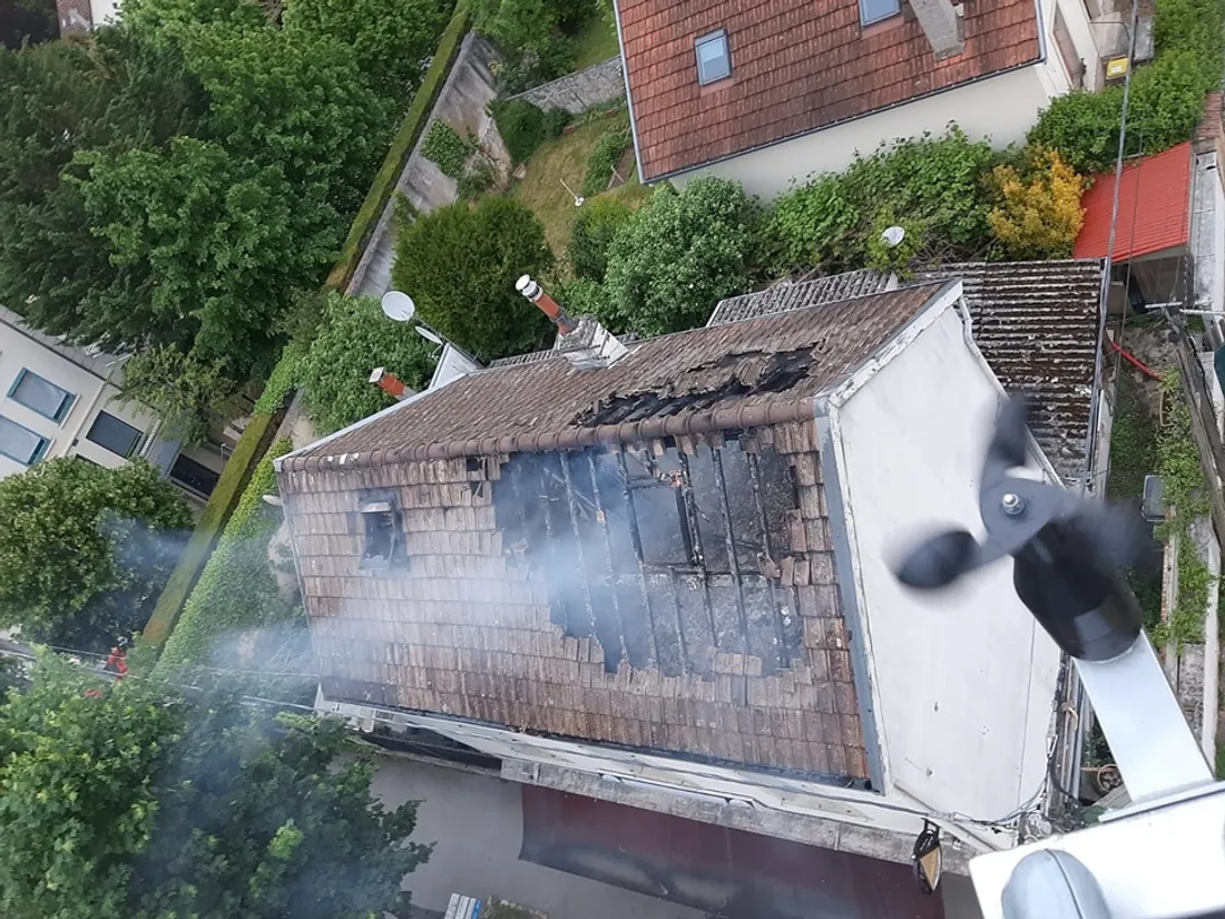 Le feu a ravagé ce lundi matin la toiture d’une maison située avenue Victor Hugo, à Dijon