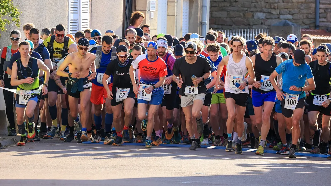 Environ 500 personnes étaient engagées sur les trois parcours. Ici le départ du 12 Kms