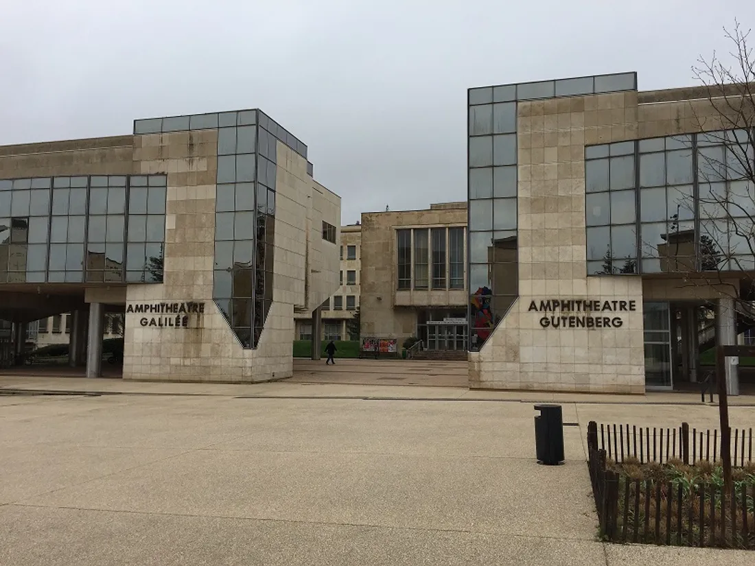 De nombreux étudiants ont manifesté ce mardi 6 octobre sur le campus de Dijon de l'UBE.