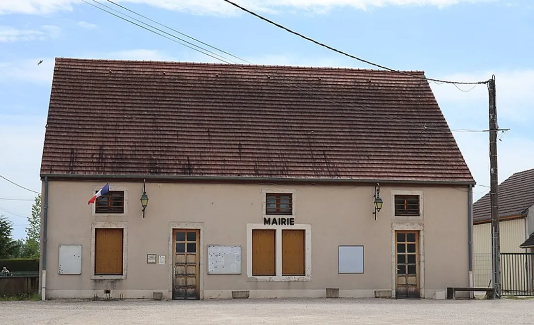 La mairie d'Echenon.