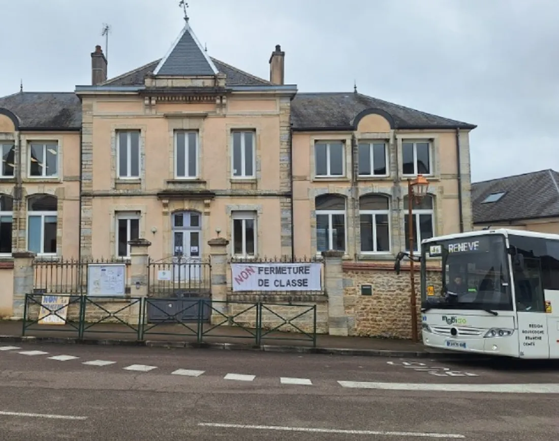 L’école Jean de la Fontaine est située à Renève