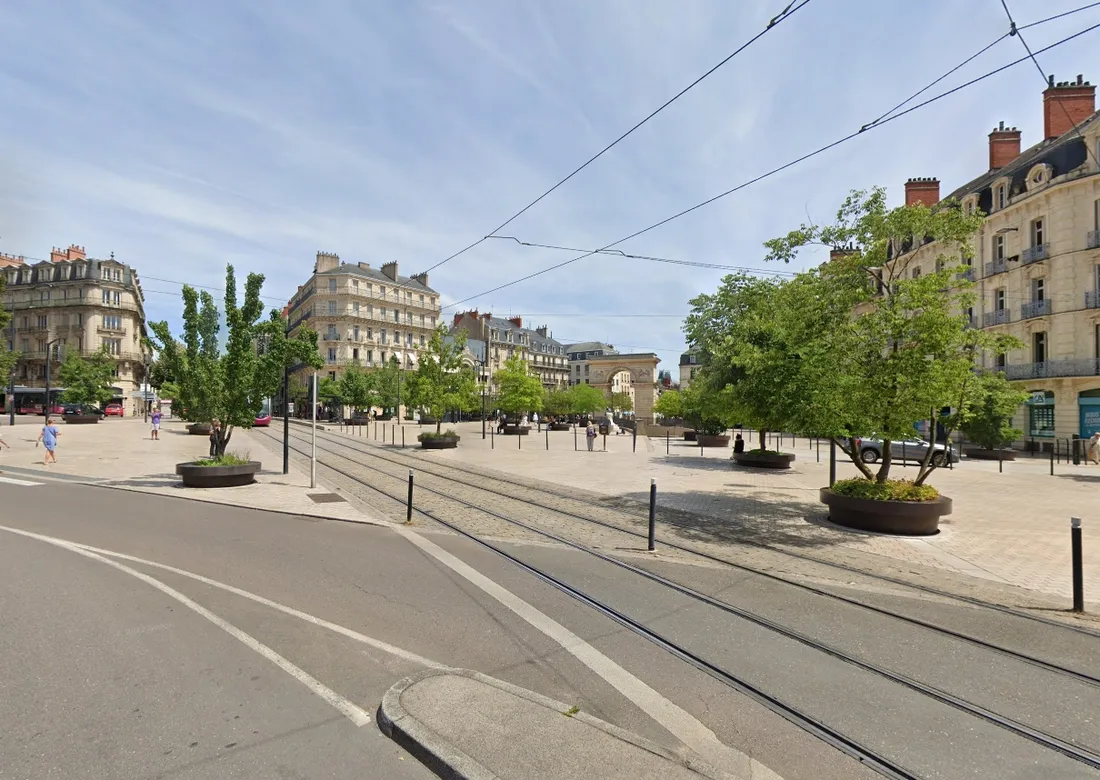 Le point de rendez-vous est fixé place Darcy, à partir de 14h30.