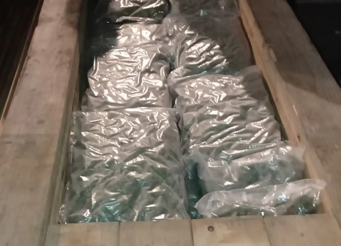 La marchandise était cachée dans un camion qui transportait des planches de bois 