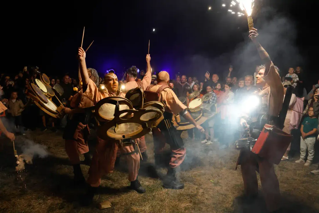 Le spectacle était assuré par la compagnie des Commandos Percu