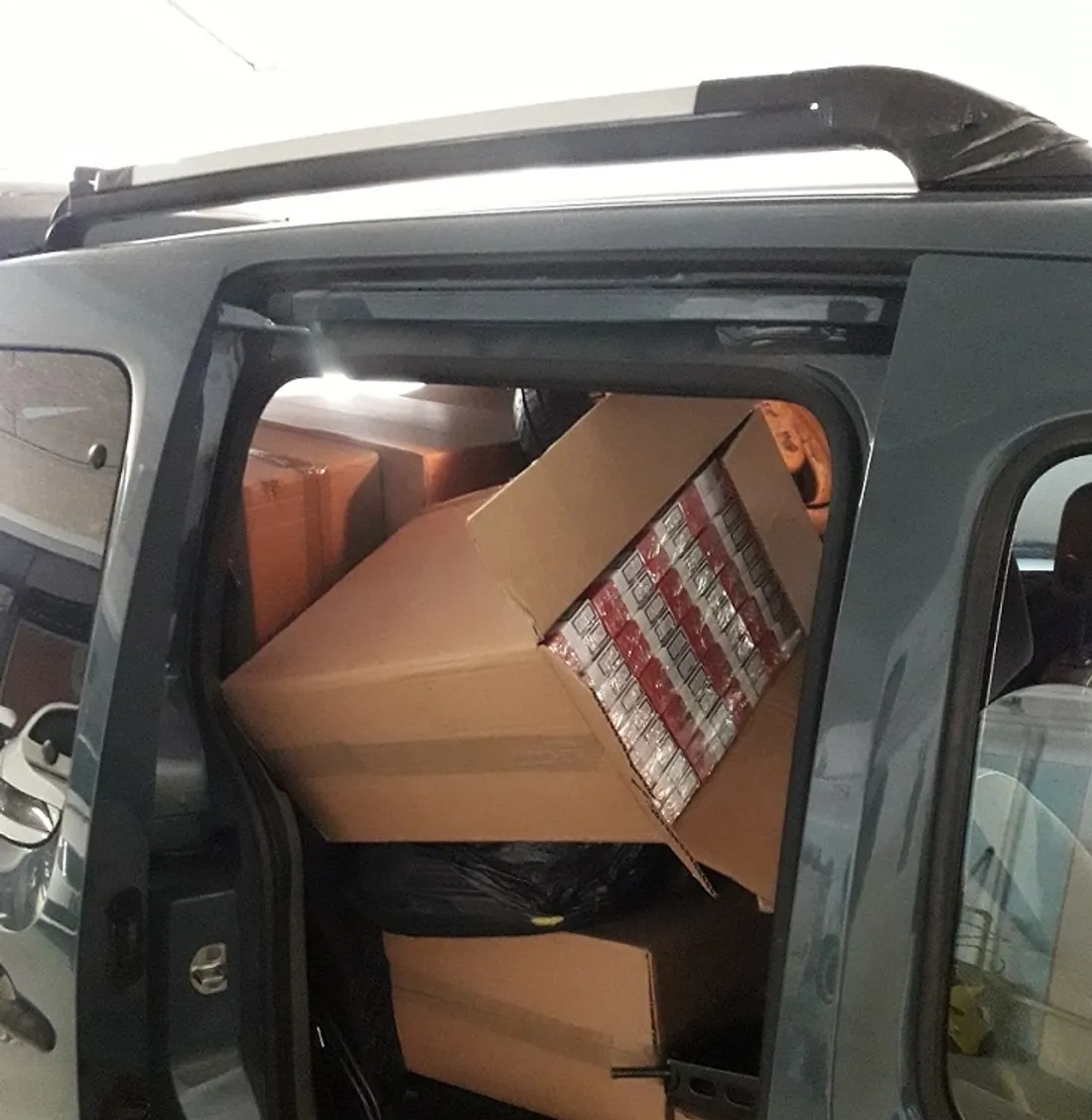 900 cartouches de cigarettes ont été découvertes sur l’autoroute A6 par les douaniers dijonnais