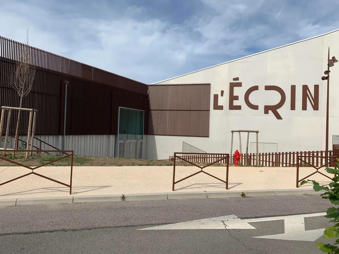 La salle de spectacle de l'Écrin reprend son souffle pour cette nouvelle saison 2022-2023.