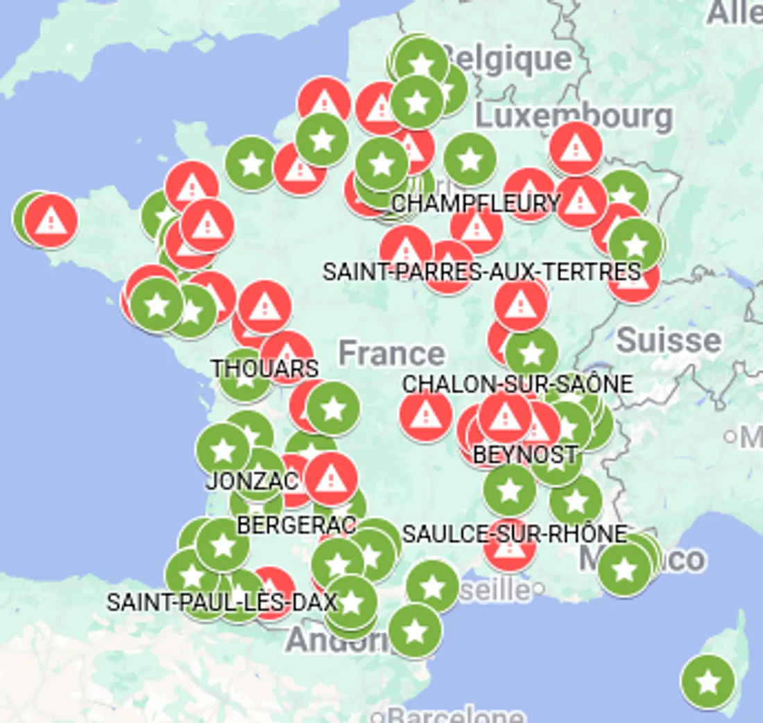 Carte des E.Leclerc : en rouge pour la vente des pièges à colle, en vert ceux qui n’en vendent pas.