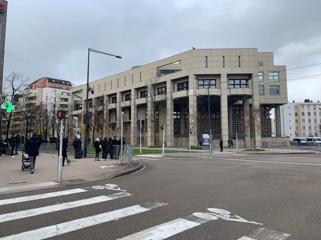 Emmanuel Macron et deux de ses ministres se sont déplacés ce vendredi 25 novembre à Dijon.