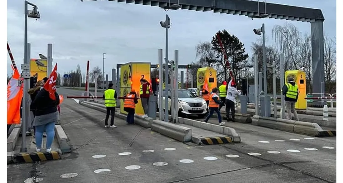 Opération péage gratuit à Roye