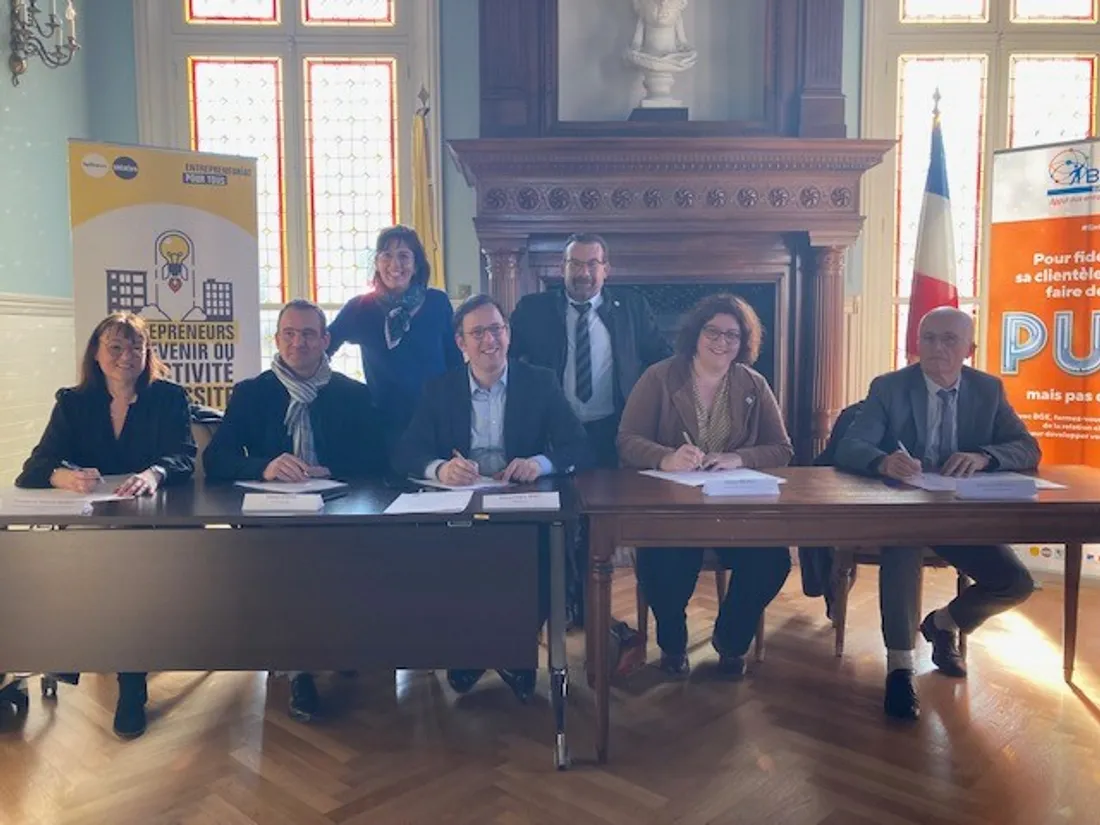 Signature de la convention CitésLab
