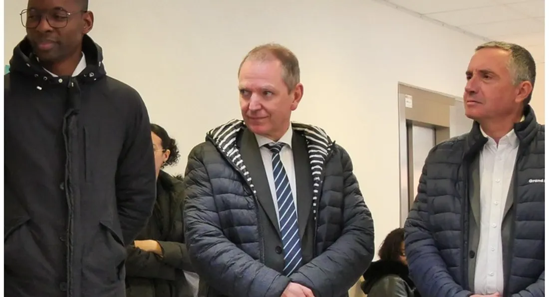 Au centre, Alain Castanier