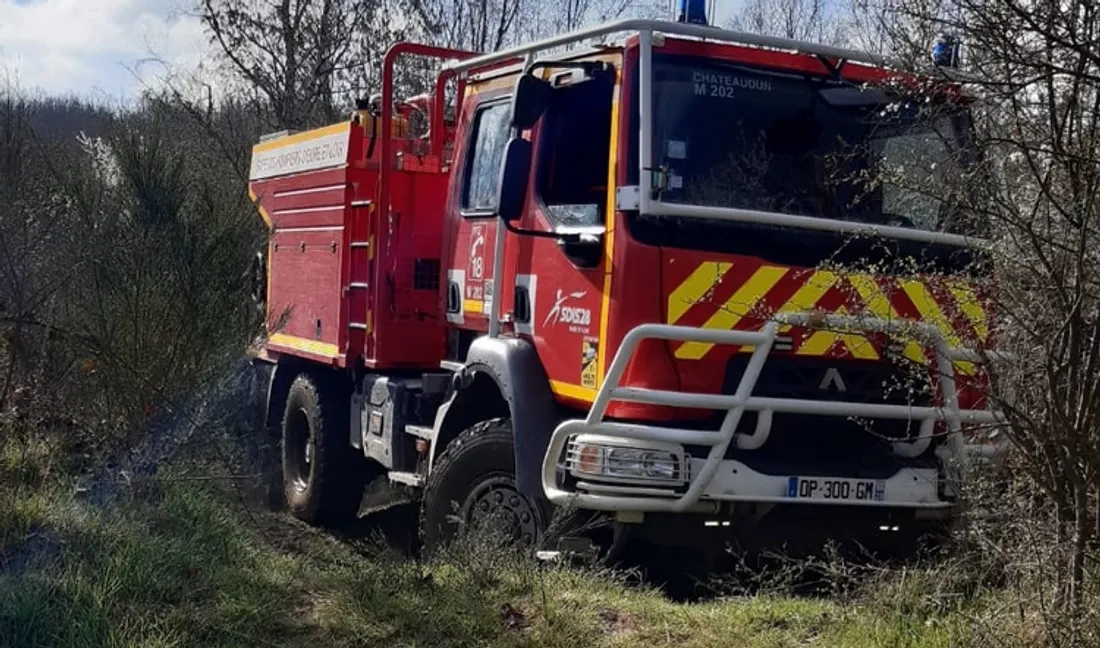 Camion-citerne pour feu de forêt