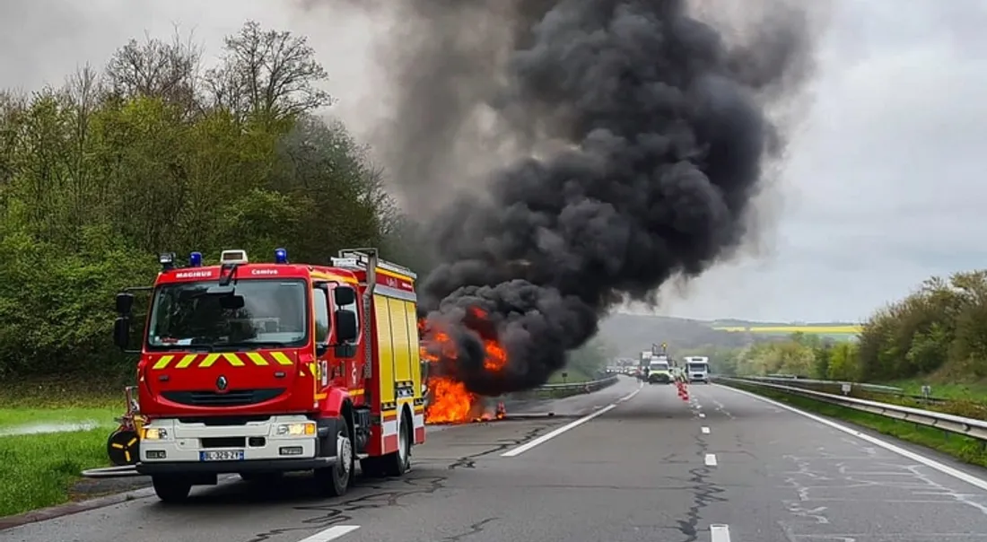 Incendie sur l'A16