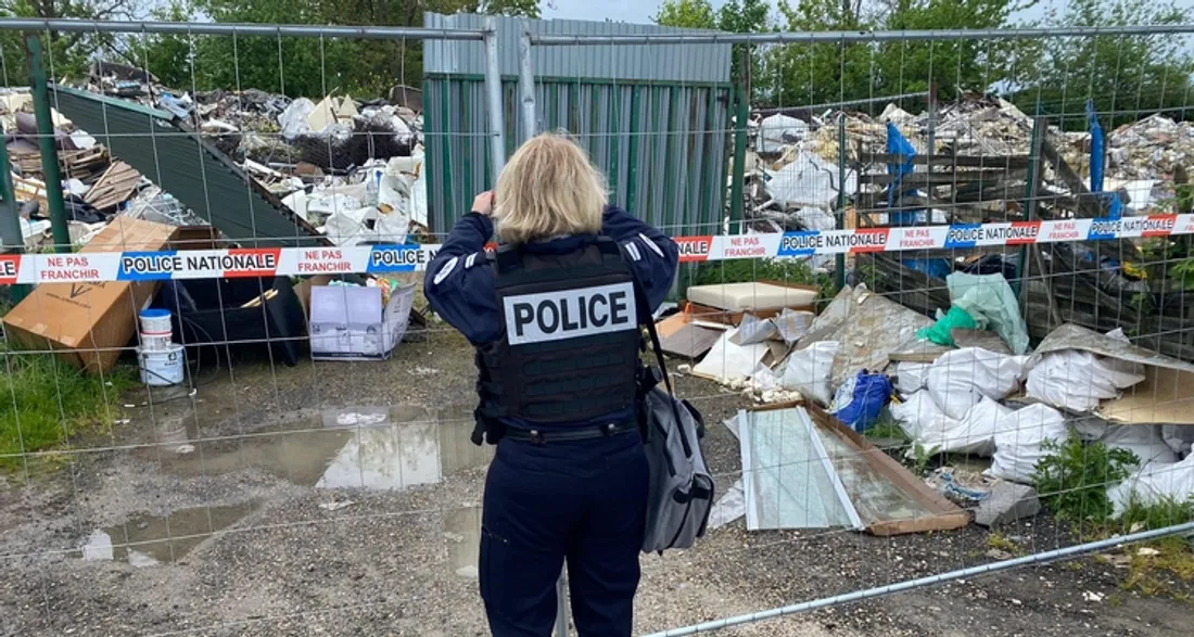 Des scellés autour d'une décharge sauvage