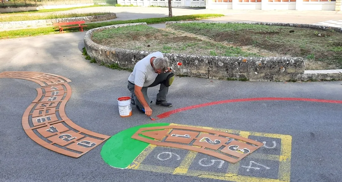Tracé dans la cour d'une école