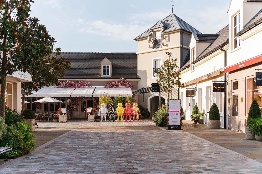 Une rue du centre commercial