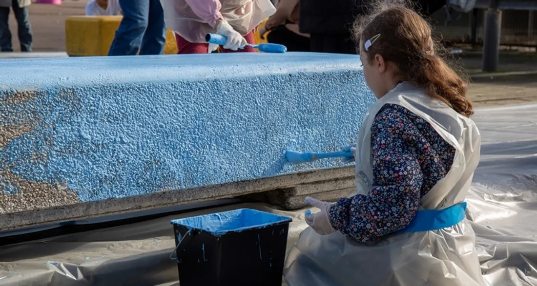 Mobilier urbain peint au Val Fourré