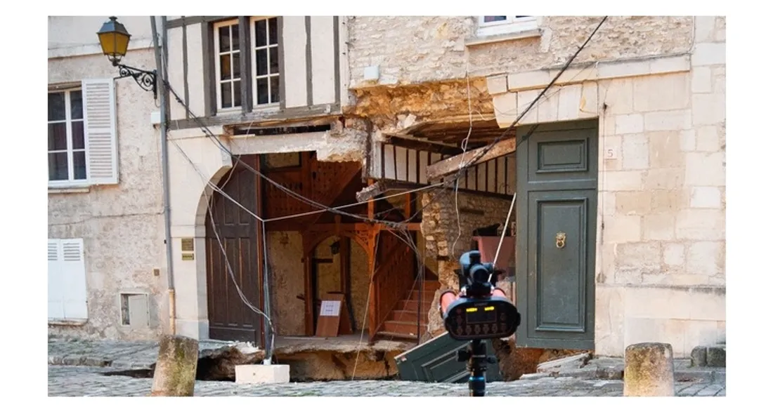 Façade effondrée à Senlis