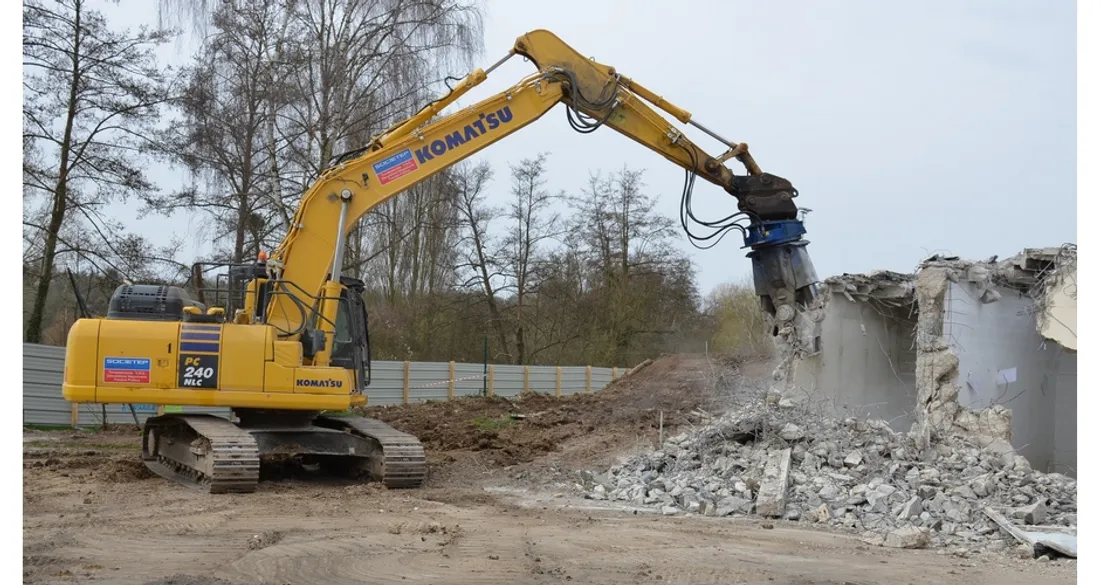 Démolition de la piscine de Crécy-la-Chapelle