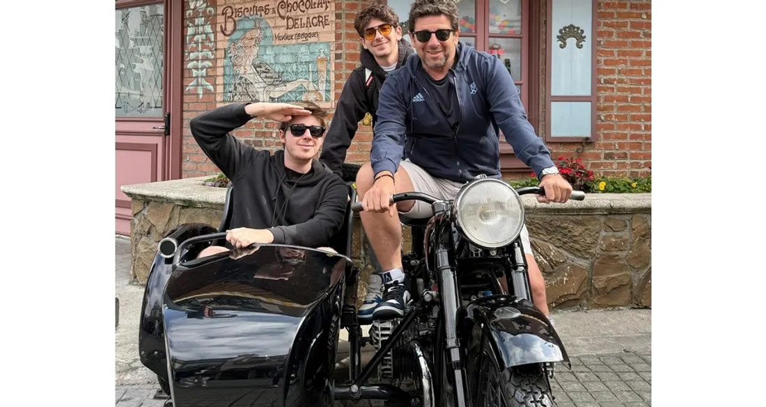 Patrick Bruel accompagné de ses fils Oscar et Léon