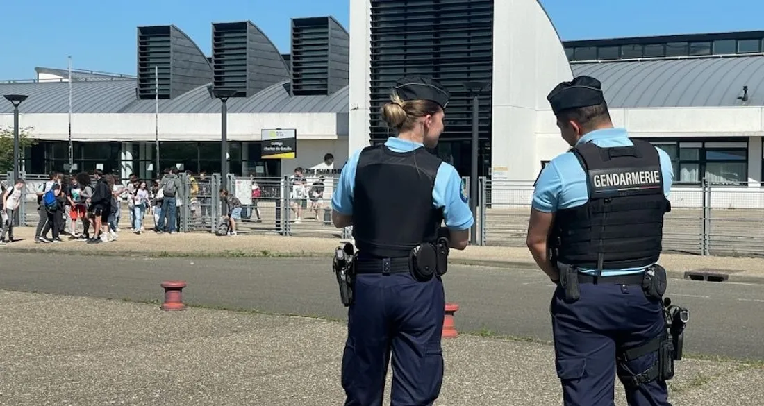 Surveillance de gendarmes