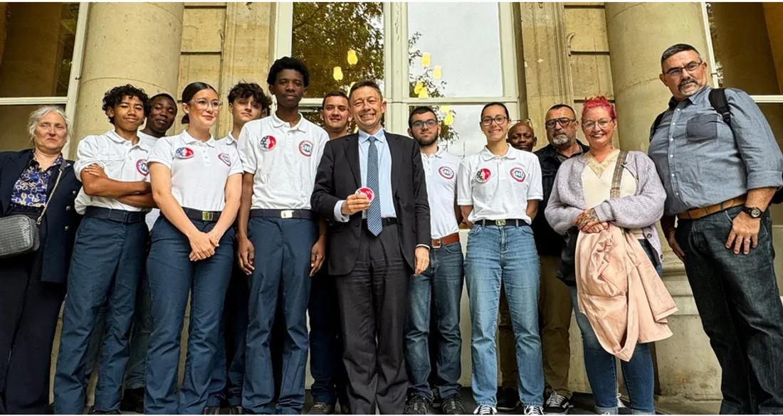 Cadets au côté de Jean-Louis Thiériot