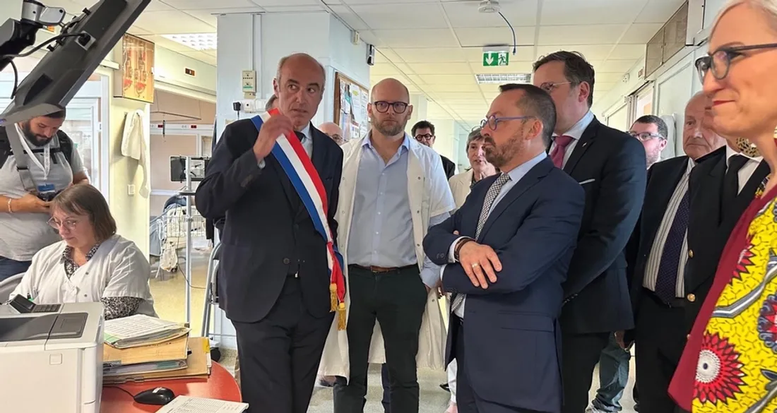 Olivier Marleix et Yannick Neuder à l'hôpital de Dreux