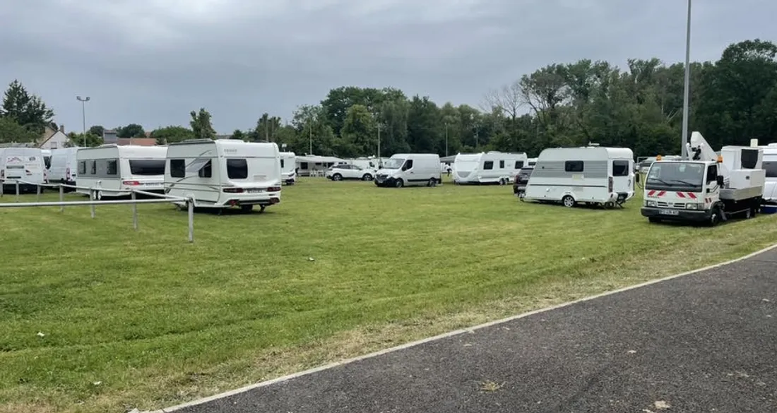 Caravanes à Étrépilly