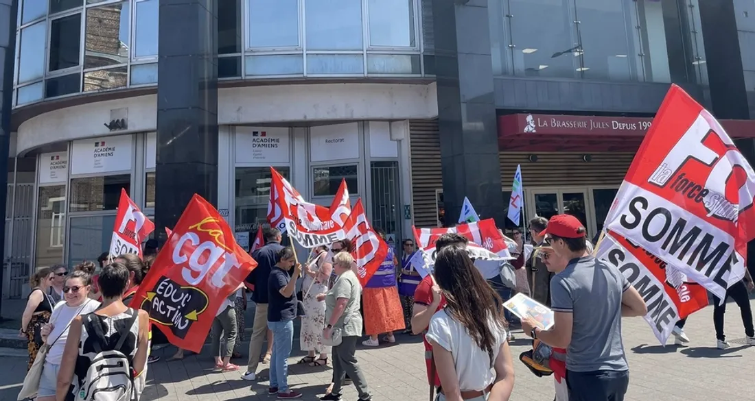 Manifestation devant le rectorat d'Amiens