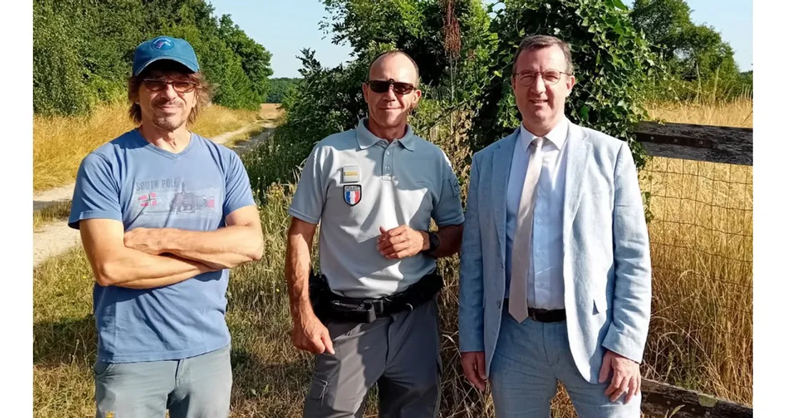 À droite, Etienne Petit