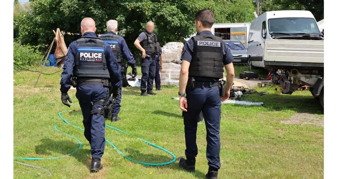 Les policiers interviennent chez les gens du voyage