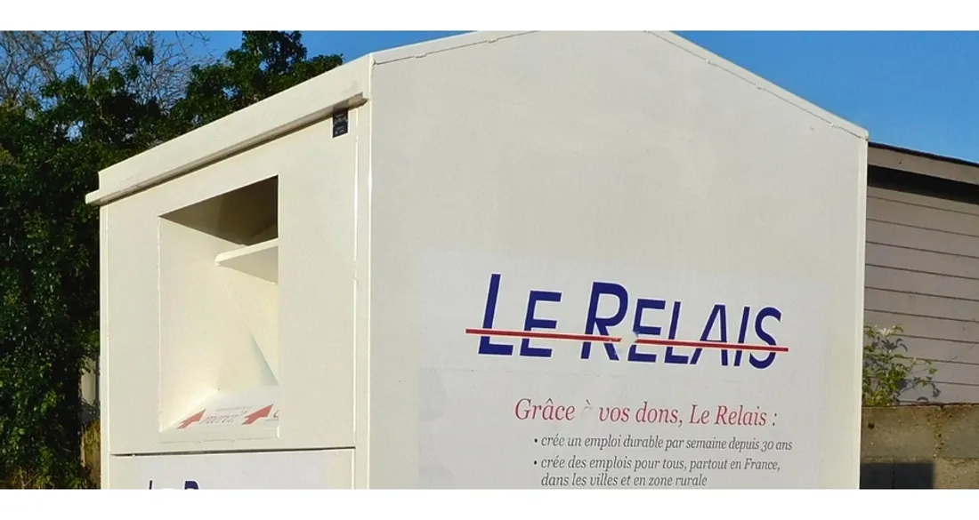 Borne à vêtements Le Relais