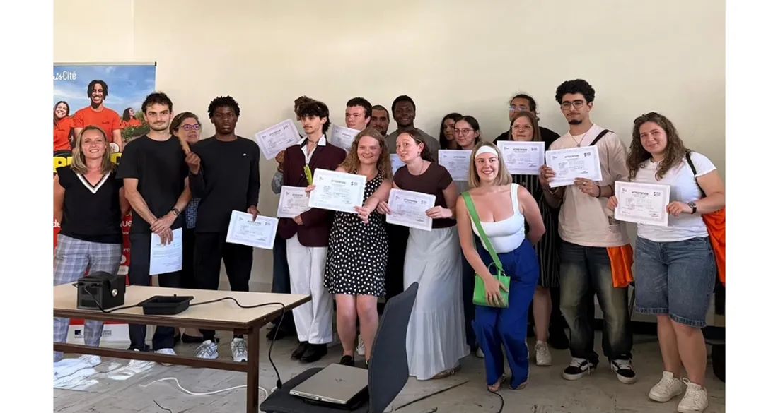 Jeunes participants au service civique