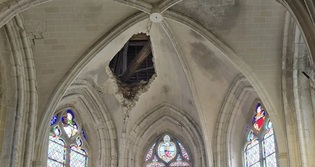 Plafond effondré dans l'église d'Ault