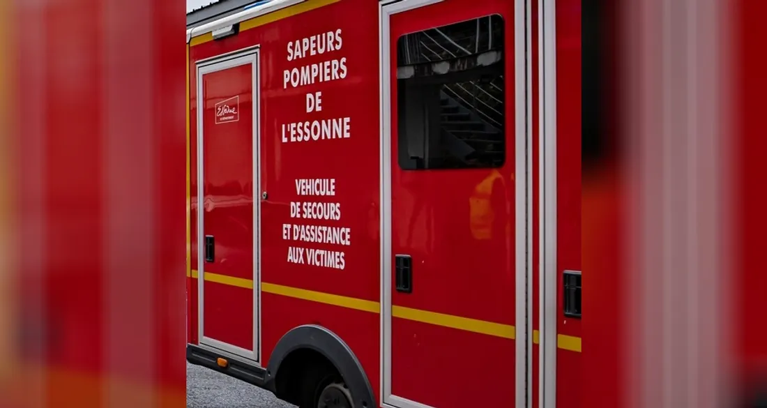Véhicule des sapeurs-pompiers de l'Essonne