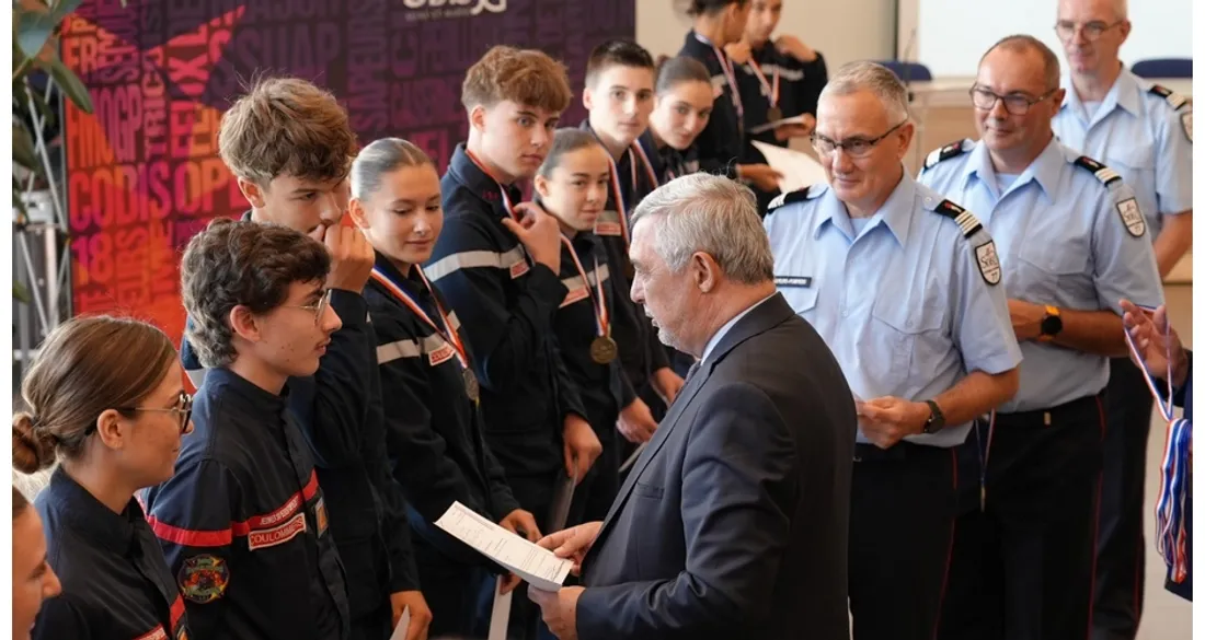 Jeunes sapeurs-pompiers distingués