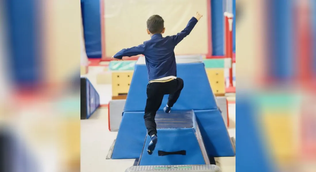 Enfant participant à la Semaine olympique et paralympique