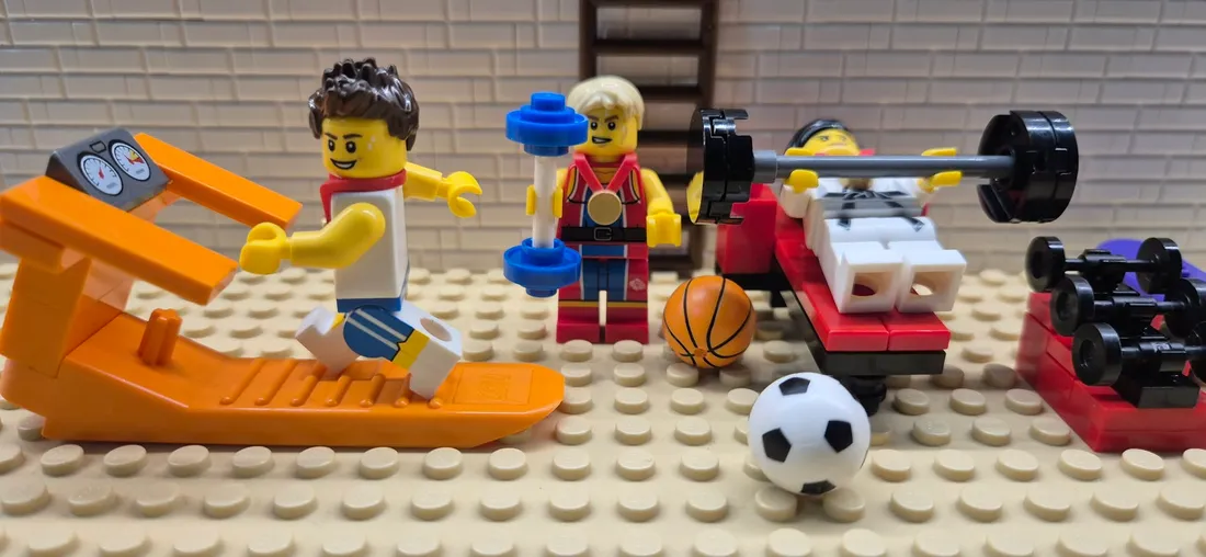 Des bonshommes en Lego font de la gym