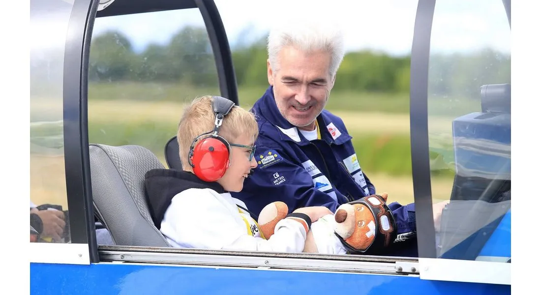 Enfant en avion