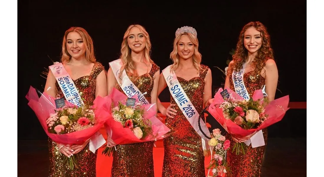 Lily Levecque, Miss Somme 2026 3ème en partant de la gauche, et ses dauphines
